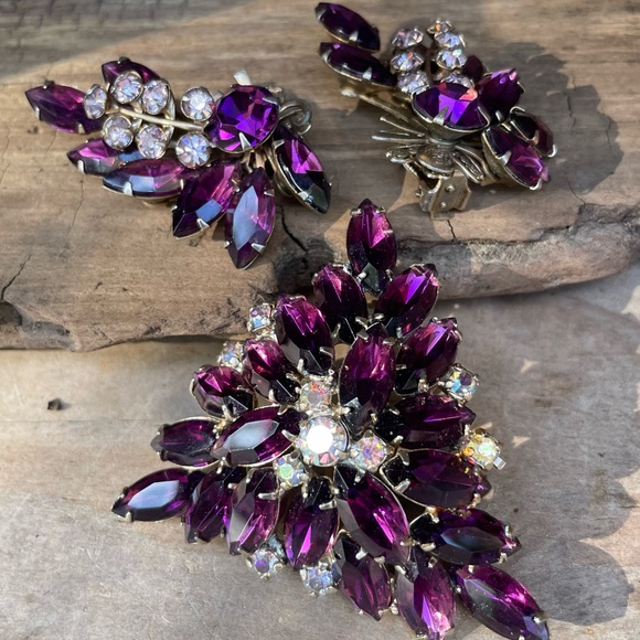 JULIANA D&E Vintage Rhinestone Demi Parure Brooch & Earring Set Amethyst - Picture 8 of 13